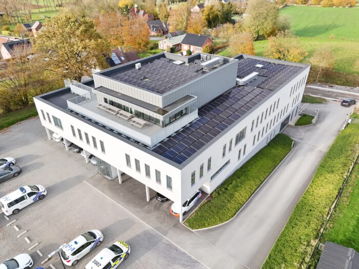 La Zone de Police Sylle & Dendre et IDETA inaugurent une installation photovoltaïque de 70 kWc pour renforcer l’autonomie énergétique du territoire